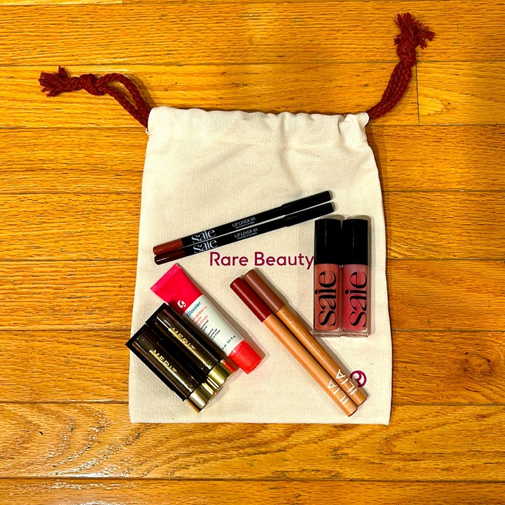 LUXURY LIP BUNDLE 9PC NWOT